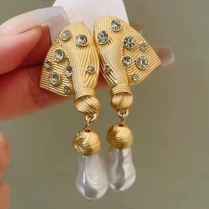 Zara Gold Avand Garde Pearl Crystal Earrings